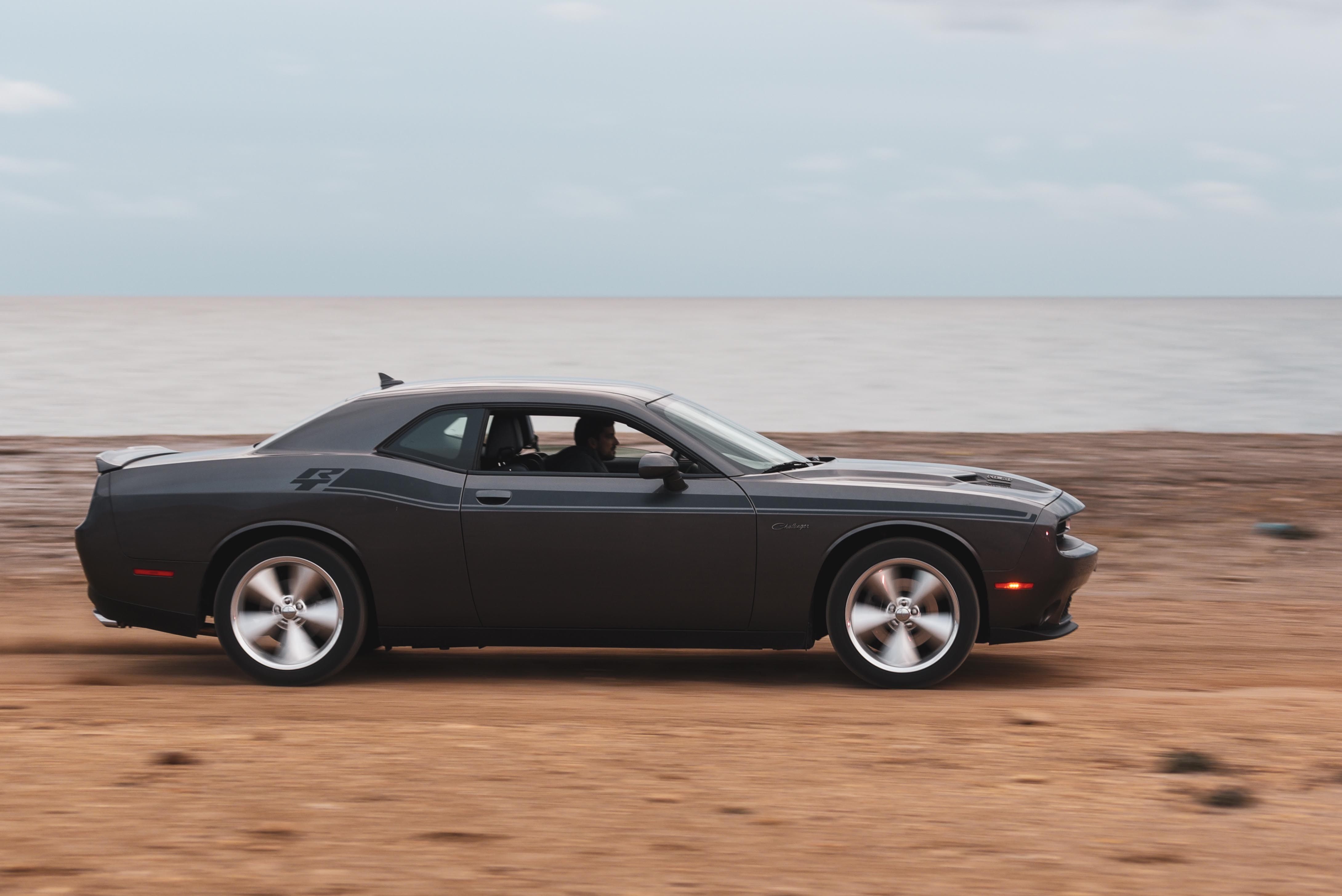 Dodge y Mustang 334